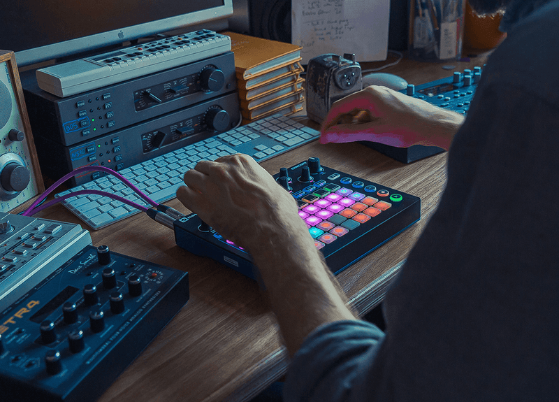 NOVATION CIRCUIT GROOVEBOX WITH SAMPLE IMPORT
