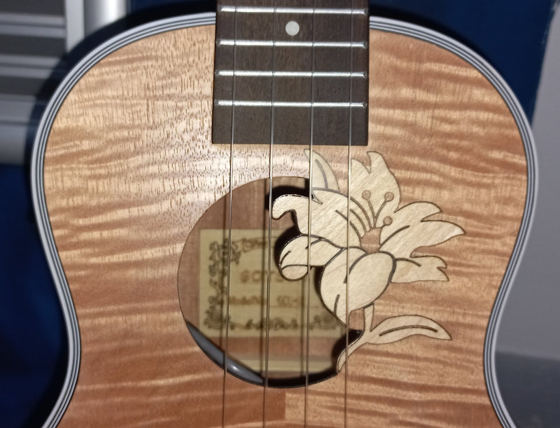 GOTSCH LILY FLOWER CONCERT UKULELE WITH PICK-UP