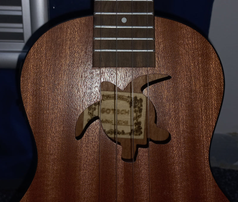 GOTSCH CONCERT TURTLE UKULELE WITH PICK-UP