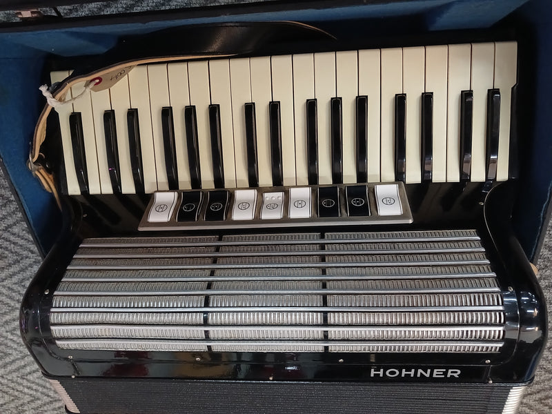 HOHNER TANGO II M ACCORDION WITH CASE - SECOND HAND