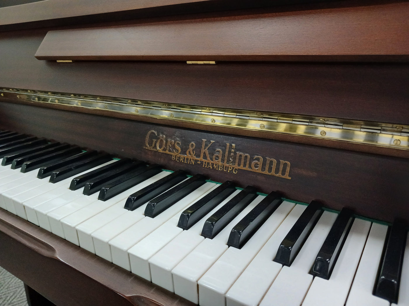 GORS KALLMANN UPRIGHT PIANO REFURBISHED SECOND HAND Harry Green Music World