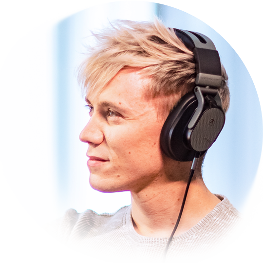 https://austrian.audio/wp-content/uploads/2024/06/Hi-X65_Hero_540x540.png