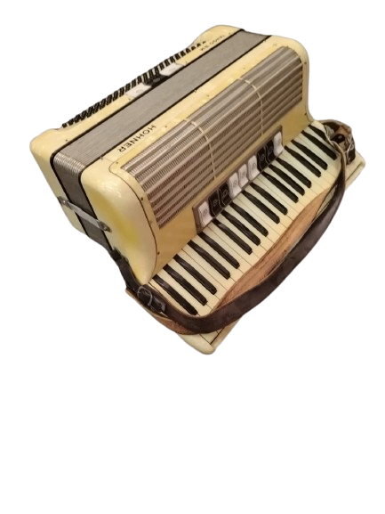 Pre-Owned Hohner Tango III M Accordion