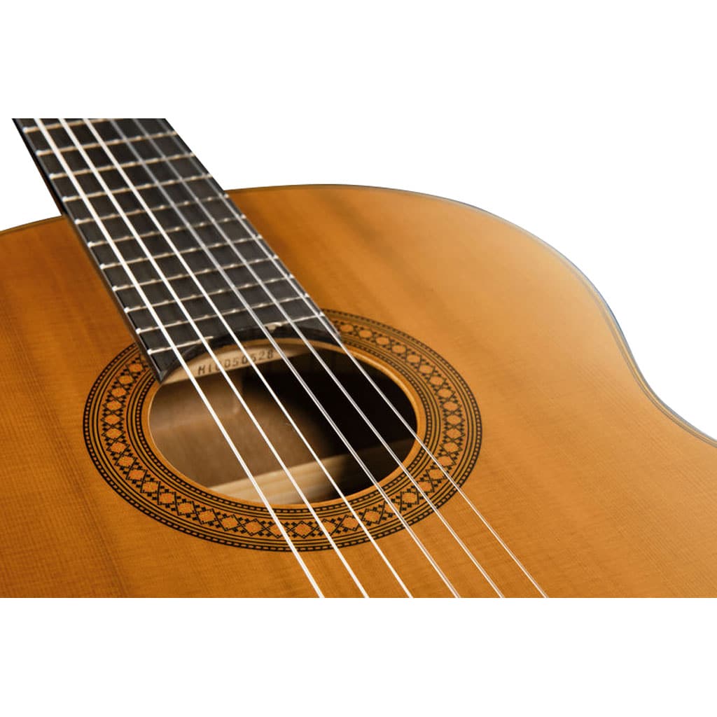 https://bothners.co.za/wp-content/uploads/2020/10/YamahaCG122MCCLASSICALGUITAR4.jpg