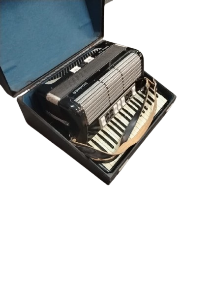 Pre-Owned Hohner Tango III M Accordion