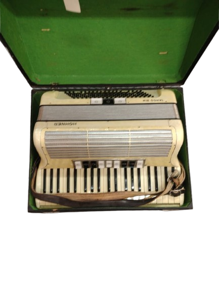 Pre - Owned Hohner Tango III M Accordion