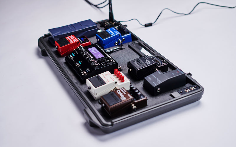 BOSS COMPACT PEDAL BOARD FOR 9 COMPACT PEDALS + DAISY CHAIN CABLE